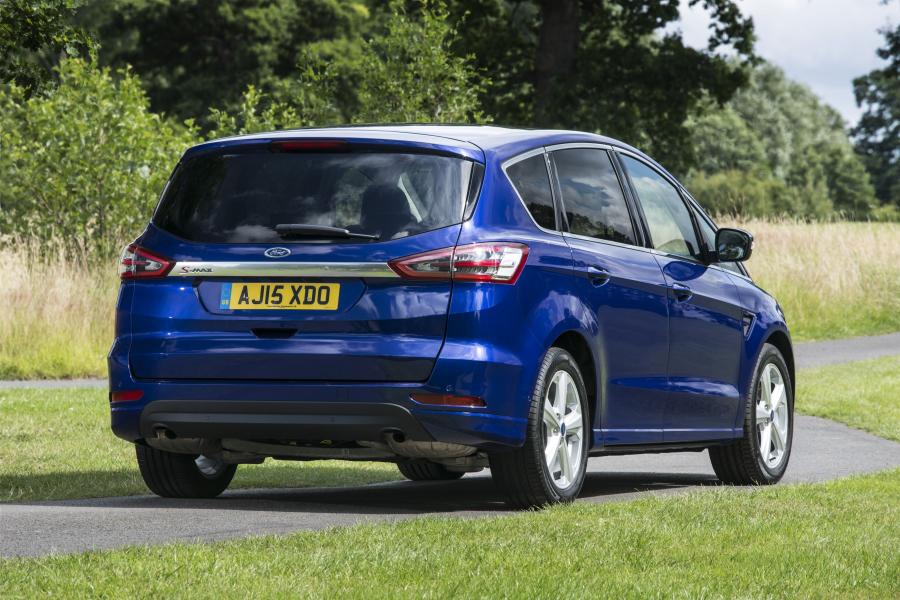  Ford S-Max 2015 года  (UK) (фото 2 из 10)